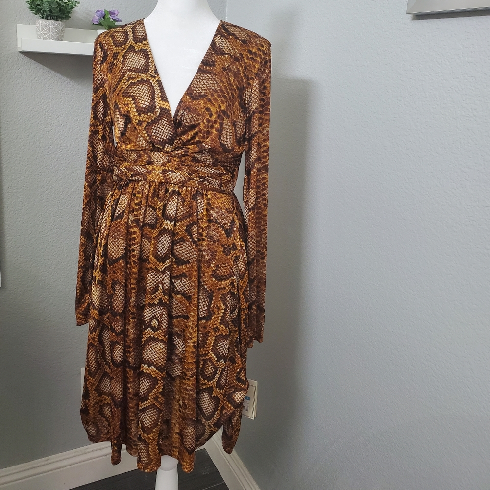 Altuzzara dress brand new size 6